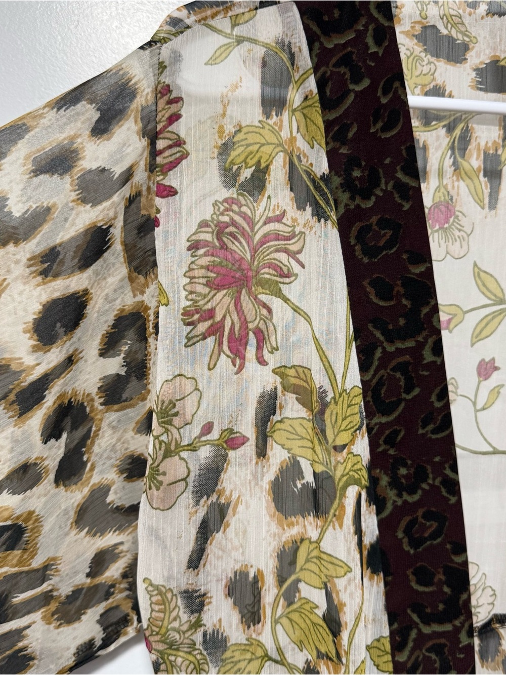 Vince Camuto Floral & Leopard Print Kimono Robe in Cream and Brown - Picture 5 of 12